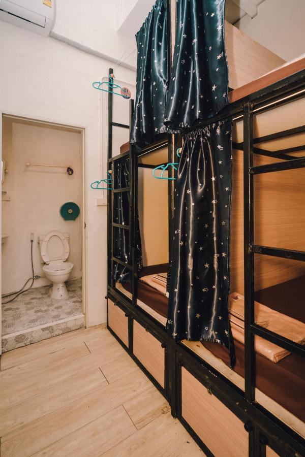 Liberta Hostel Бангкок Экстерьер фото