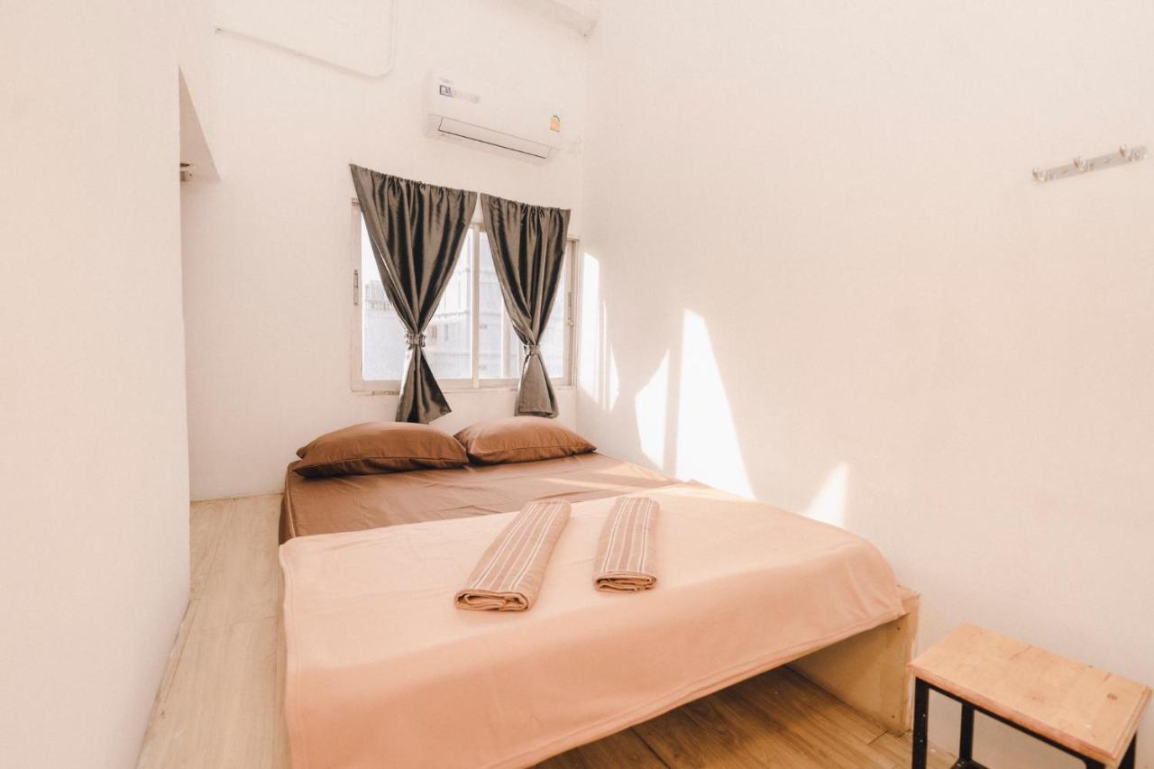 Liberta Hostel Бангкок Экстерьер фото